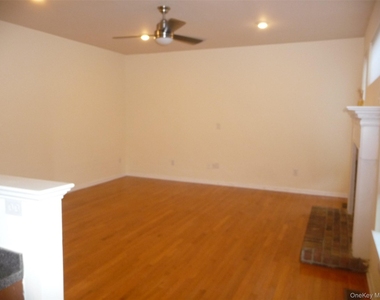 220 Roosevelt Drive - Photo Thumbnail 12