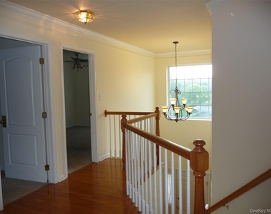 220 Roosevelt Drive - Photo Thumbnail 20