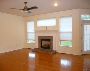 220 Roosevelt Drive - Photo Thumbnail 16