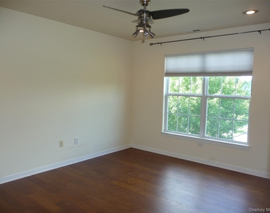 220 Roosevelt Drive - Photo Thumbnail 33