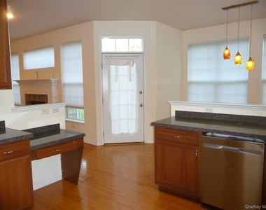 220 Roosevelt Drive - Photo Thumbnail 15