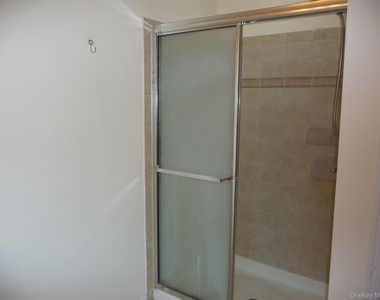 220 Roosevelt Drive - Photo Thumbnail 25