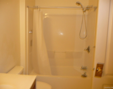 220 Roosevelt Drive - Photo Thumbnail 21