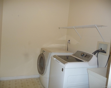 220 Roosevelt Drive - Photo Thumbnail 18