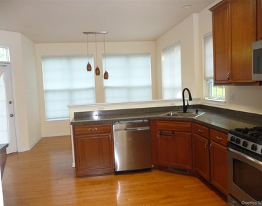 220 Roosevelt Drive - Photo Thumbnail 9