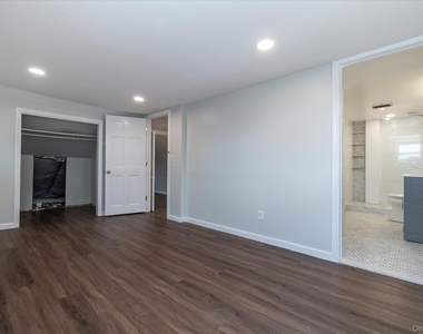 2683 Hewlett Lane - Photo Thumbnail 12