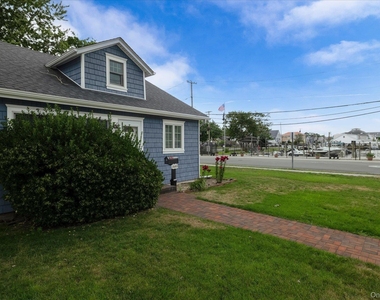 2683 Hewlett Lane - Photo Thumbnail 16