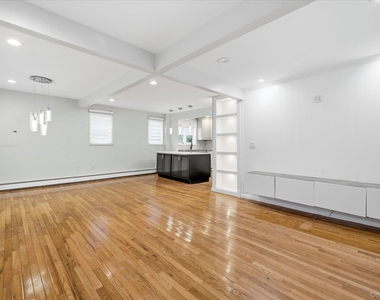 2683 Hewlett Lane - Photo Thumbnail 2