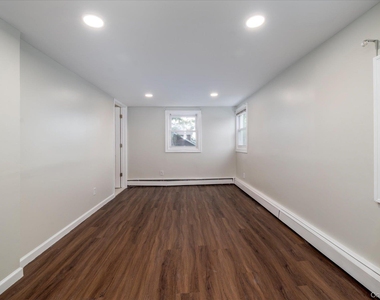 2683 Hewlett Lane - Photo Thumbnail 10