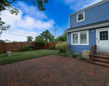 2683 Hewlett Lane - Photo Thumbnail 18