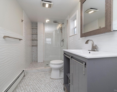 2683 Hewlett Lane - Photo Thumbnail 11