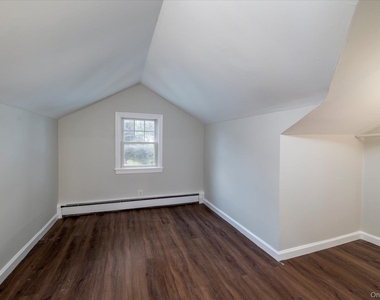 2683 Hewlett Lane - Photo Thumbnail 15