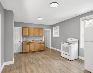 635 Crane Street - Photo Thumbnail 9