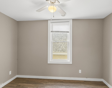 635 Crane Street - Photo Thumbnail 3
