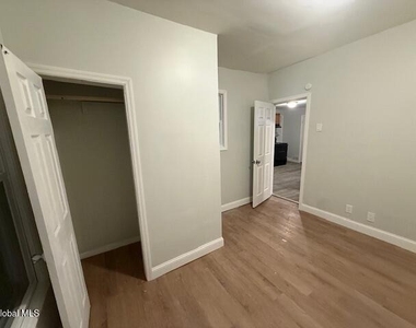 600 Livingston Avenue - Photo Thumbnail 3