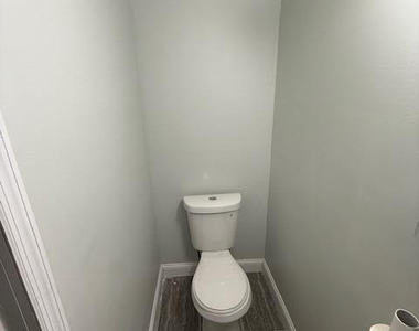 600 Livingston Avenue - Photo Thumbnail 10