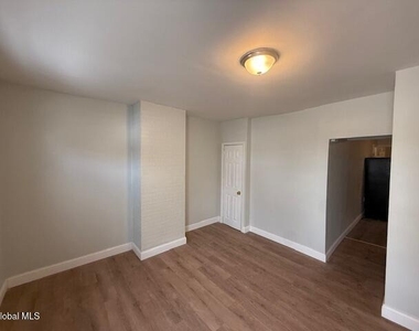 600 Livingston Avenue - Photo Thumbnail 2