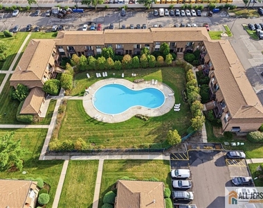 609 N Oaks Boulevard - Photo Thumbnail 15