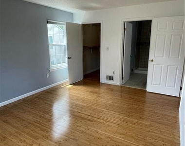 53 Taylor Drive - Photo Thumbnail 17