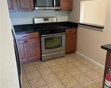53 Taylor Drive - Photo Thumbnail 7