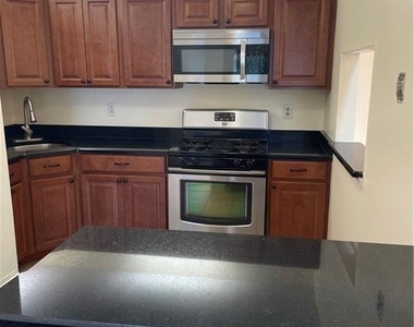 53 Taylor Drive - Photo Thumbnail 8