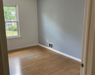 53 Taylor Drive - Photo Thumbnail 11