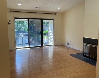 53 Taylor Drive - Photo Thumbnail 3
