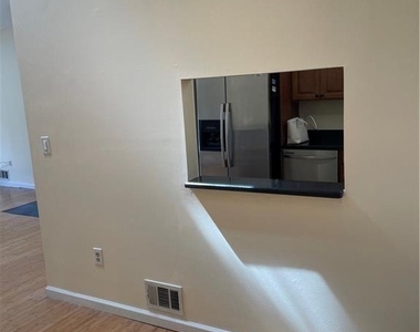 53 Taylor Drive - Photo Thumbnail 6