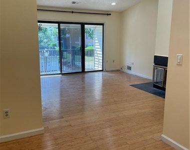 53 Taylor Drive - Photo Thumbnail 2