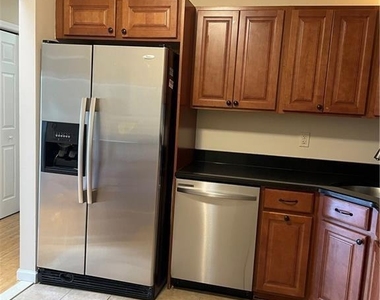 53 Taylor Drive - Photo Thumbnail 9