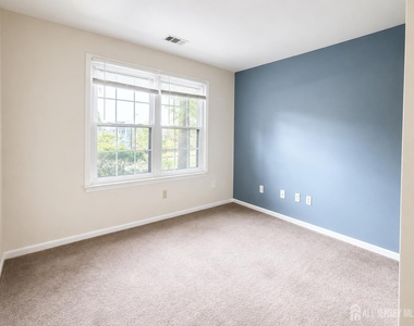 903 Woodhaven Drive - Photo Thumbnail 4