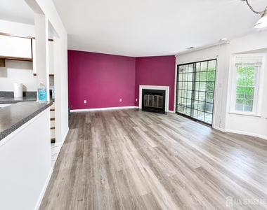 903 Woodhaven Drive - Photo Thumbnail 9