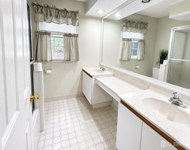903 Woodhaven Drive - Photo Thumbnail 14