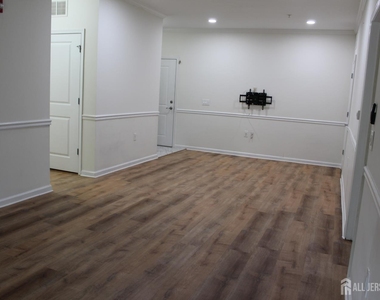 611 Doral Court - Photo Thumbnail 40
