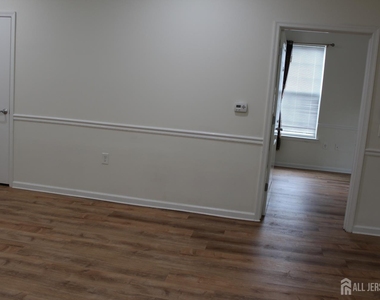 611 Doral Court - Photo Thumbnail 9