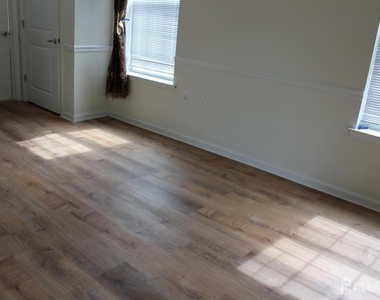 611 Doral Court - Photo Thumbnail 30