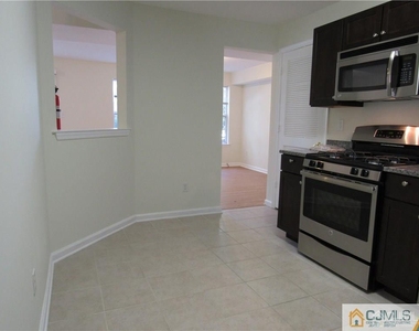 701 Stony Brook Way - Photo Thumbnail 2