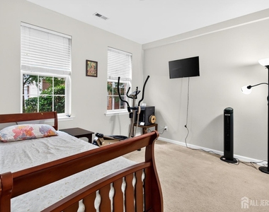 2103 Ethan Lane - Photo Thumbnail 6