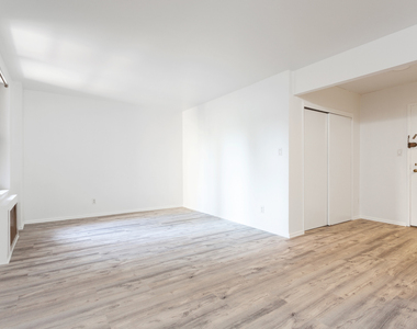 1420 York Avenue - Photo Thumbnail 2