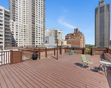1420 York Avenue - Photo Thumbnail 9