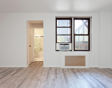 1420 York Avenue - Photo Thumbnail 1