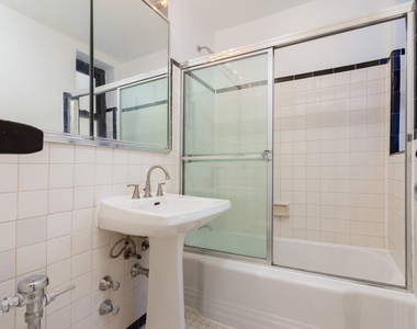 1420 York Avenue - Photo Thumbnail 8