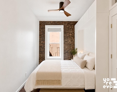 211 W 10th Street - Photo Thumbnail 5