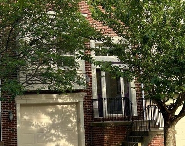 111 Maximillian Court Sw - Photo Thumbnail 1