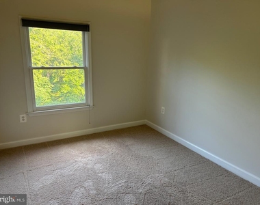 111 Maximillian Court Sw - Photo Thumbnail 16