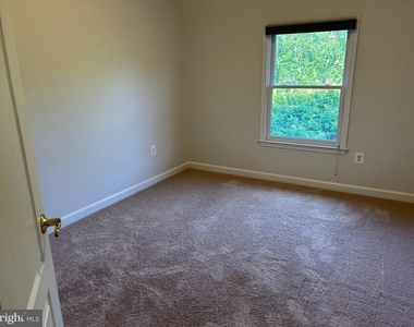 111 Maximillian Court Sw - Photo Thumbnail 19