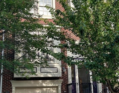 111 Maximillian Court Sw - Photo Thumbnail 2