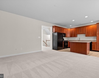 20139 Prairie Dunes Terrace - Photo Thumbnail 10
