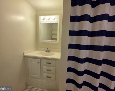 2059 Huntington Avenue - Photo Thumbnail 9