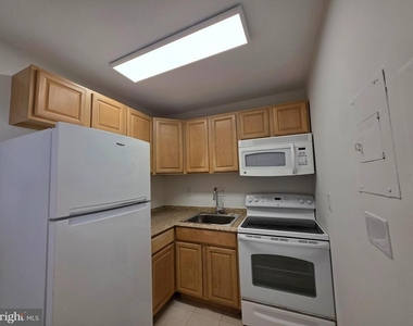 2059 Huntington Avenue - Photo Thumbnail 17